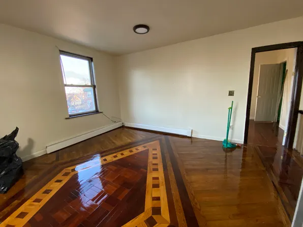 (undisclosed Address), Jamaica, NY 11436