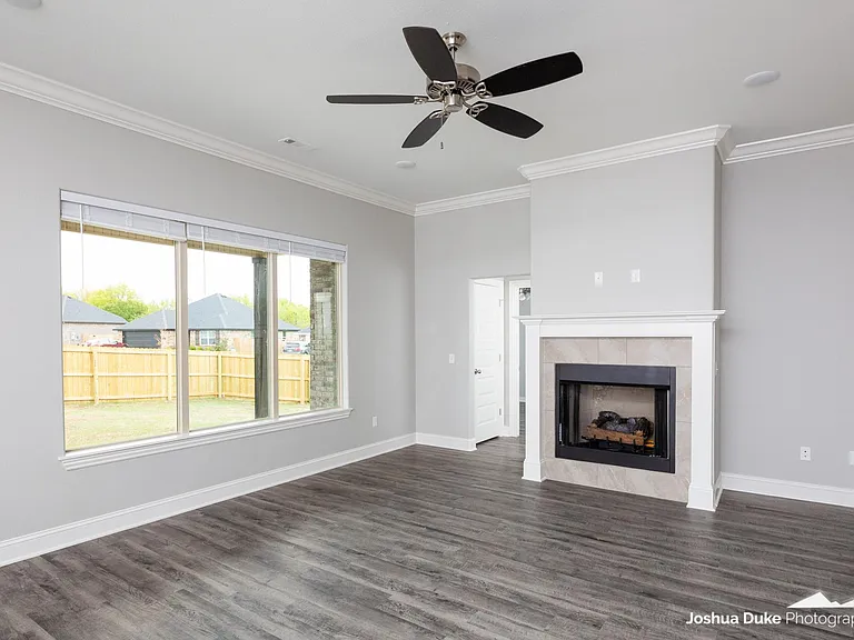 5924 W Mecklin St — Photo 16