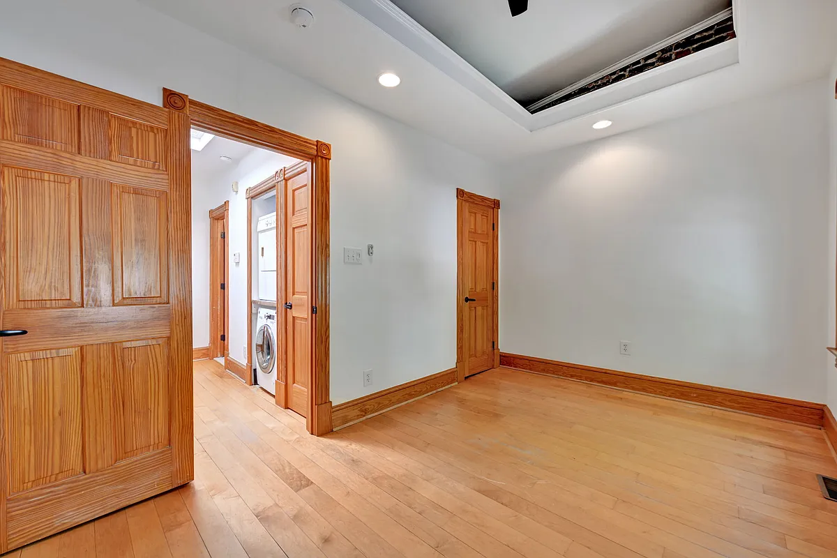 Building Photo - 447 17th St SE #1