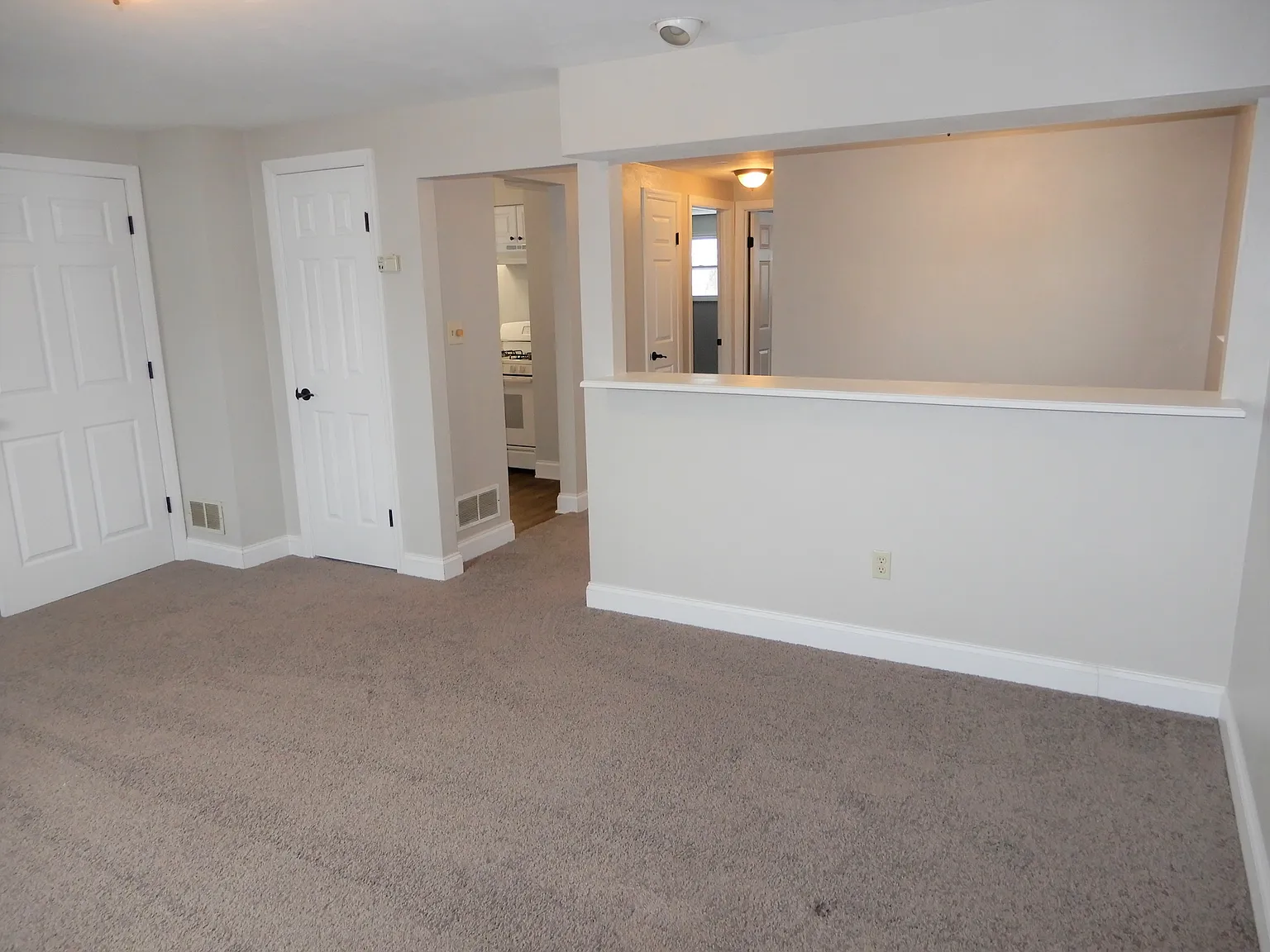 2 bed, $895 — Photo 3