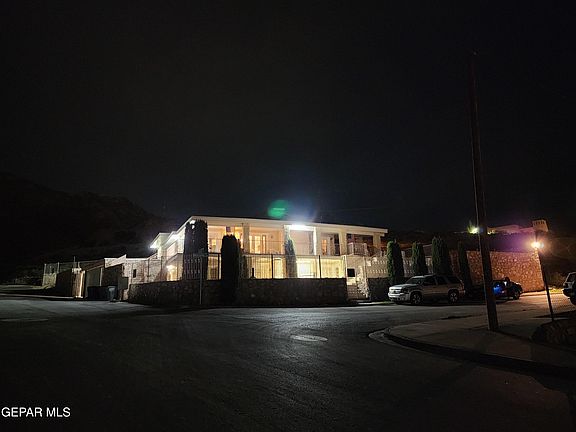 4th image of 2333 Morehead Ave #4
