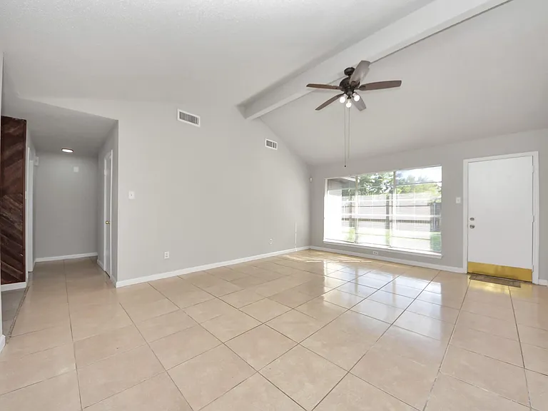 1911 Hammerwood Dr — Photo 11