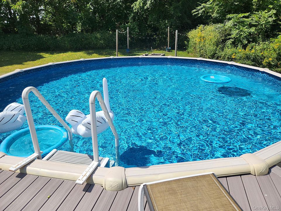 1st image of 387 Cornwall Hill Road