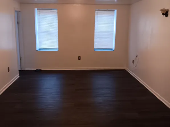 789 River St APT 1, Troy, NY 12180