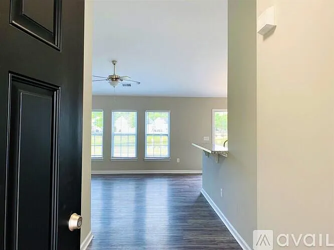 3 bed, 2.0 bath, 1127 sqft, $1,650 — Photo 3