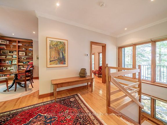 3rd image of 403 Henniger Rd
