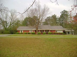 2718 Pecan Ridge Dr, Laurel, MS 39440