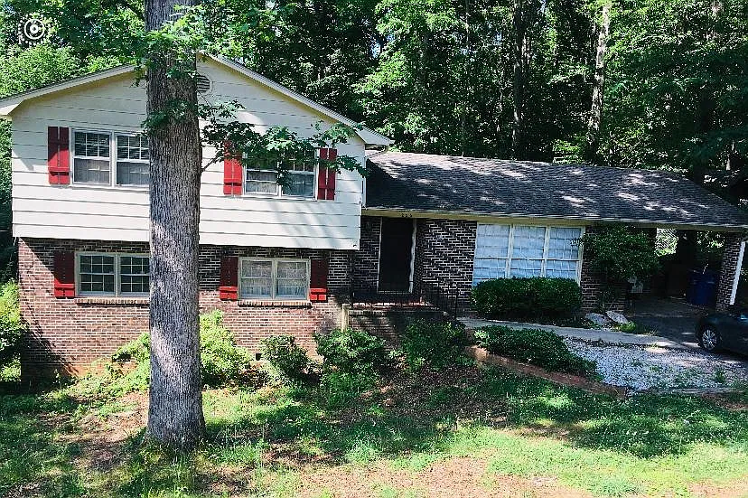 225 Greengate Ln