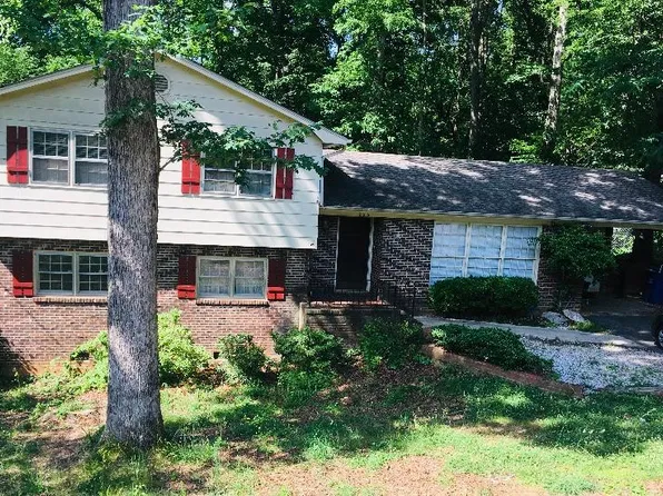 225 Greengate Ln, Spartanburg, SC 29307