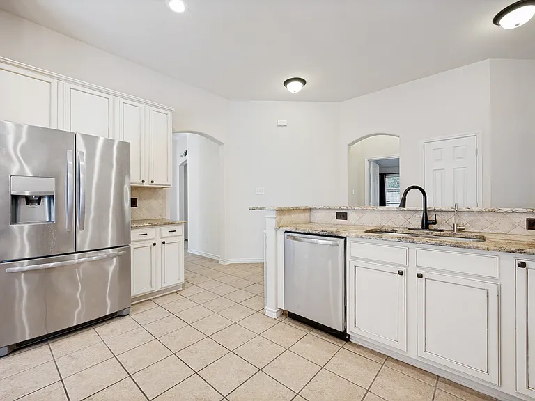 1615 Bur Oak Dr — Photo 12