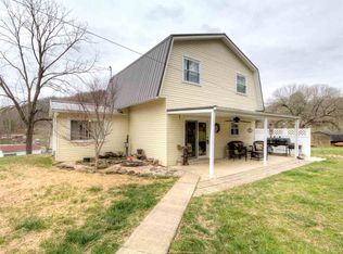 3473 Tacketts Branch Rd, Hurricane, WV 25526