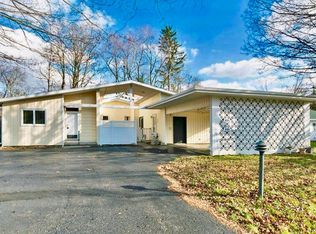 906 N Hagadorn Rd, East Lansing, MI 48823