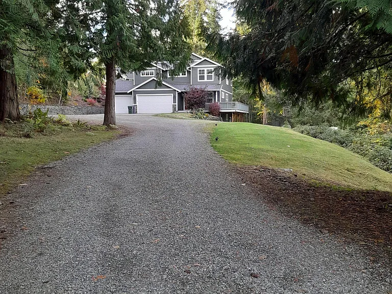 main house see from drive way