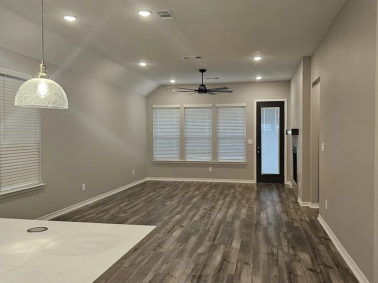 114 Longhorn Run Dr — Photo 8