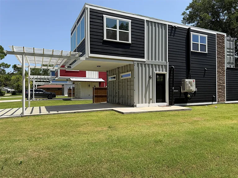 1232 Kennie Dr — Photo 1