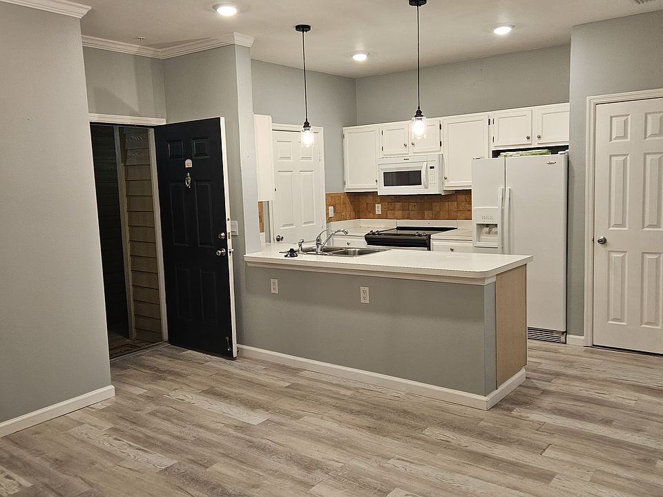 1st image of 160 Veracruz Dr Unit 422