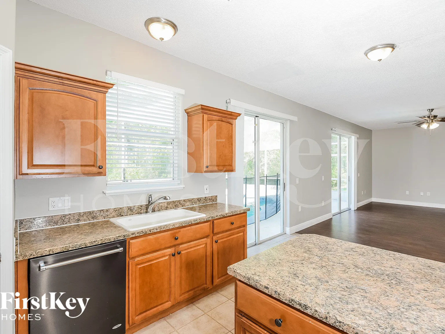 4 bed, 2.5 bath, 2792 sqft, $3,255 — Photo 4