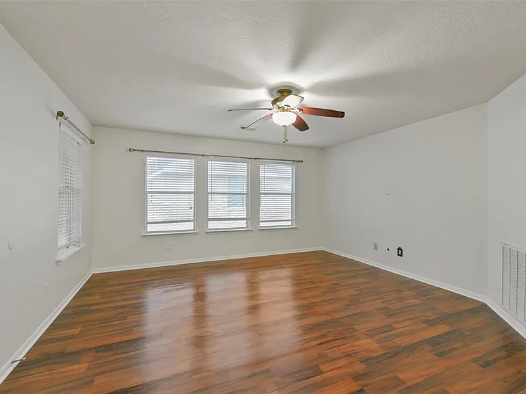 9523 Wyatt Oak Ln — Photo 13