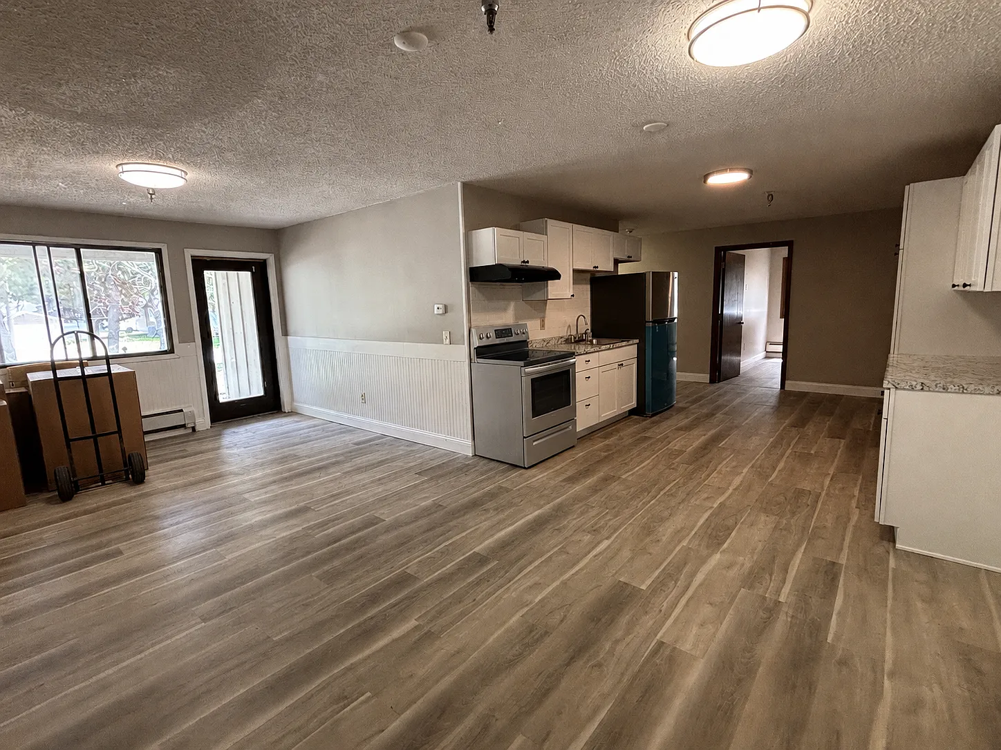 3 bed, 1200 sqft, $1,250 — Photo 3