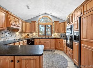 177 Ridgewood Dr, Lake Ozark, MO 65049