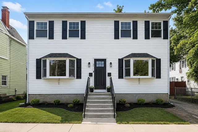 32 Cos Cob Ave #B