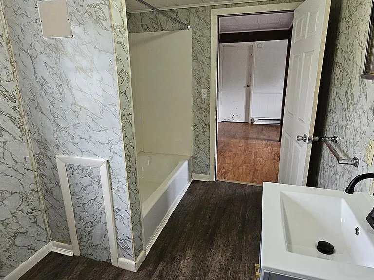 28 Columbia St #3 — Photo 7