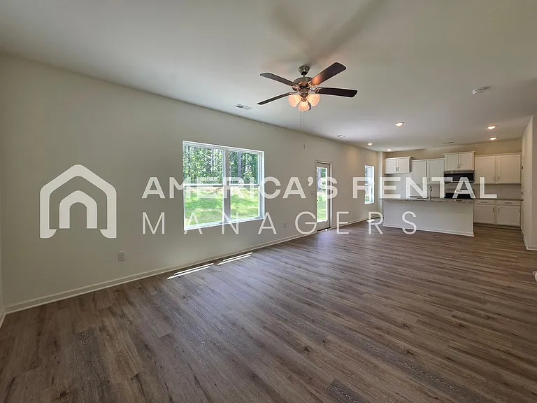 605 Acorn Ct — Photo 23