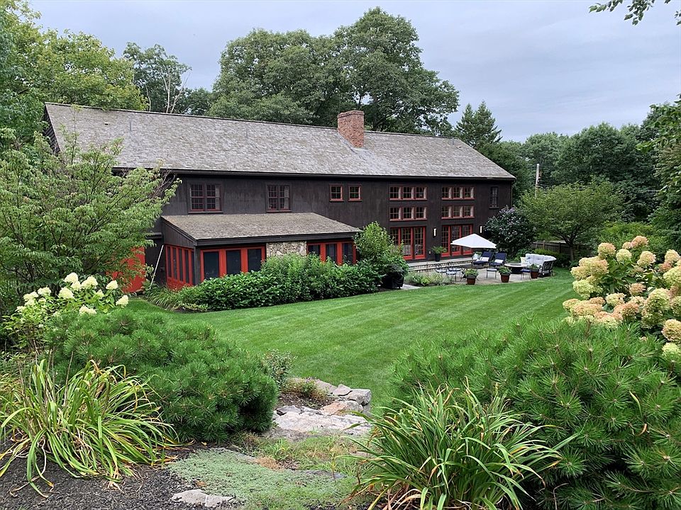 1st image of 330 Lowell Rd