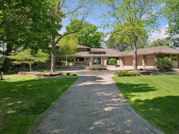 28235 Boulder Cir, Shorewood, MN 55331