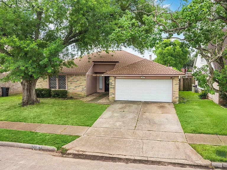 16719 Sky Blue Ln — Photo 1