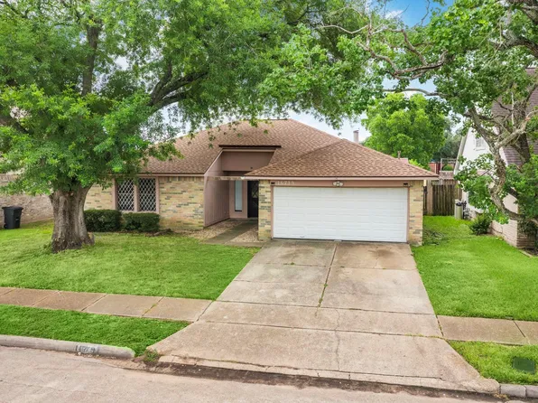 16719 Sky Blue Ln, Houston, TX 77095