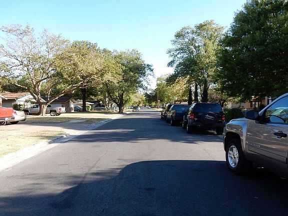 4th image of 1966 Oak Hill Cir