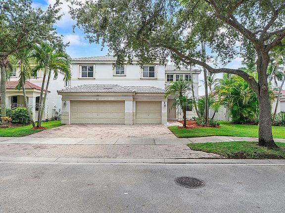 2nd image of 4389 Laurel Ridge Cir