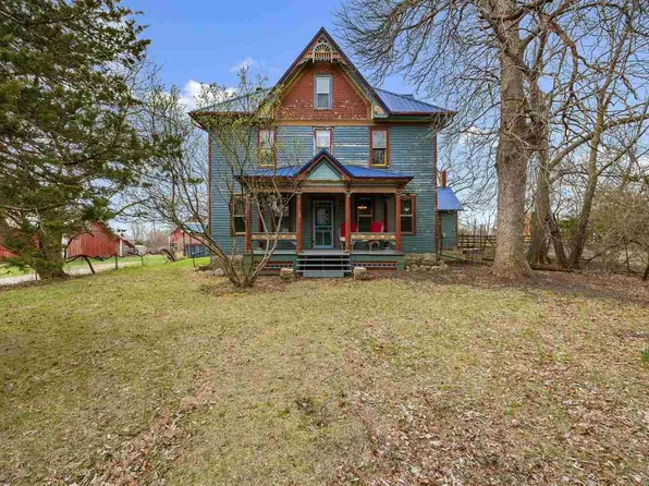 3009 Hoosier Creek Rd NE, Cedar Rapids, IA 52404