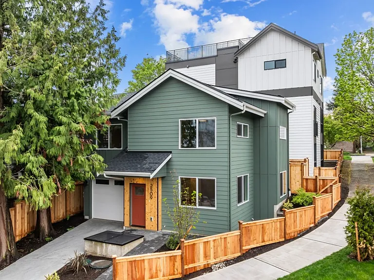 2509 N 42nd St — Photo 26