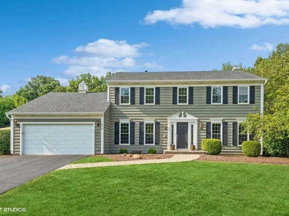 818 Timbers Trl, Saint Charles, IL 60174