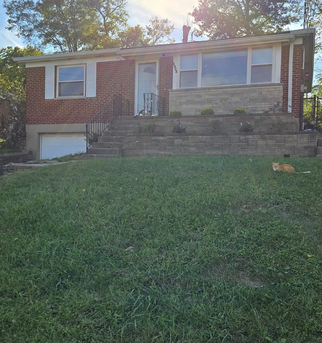 3 bed, 992 sqft, $1,600 — Photo 2