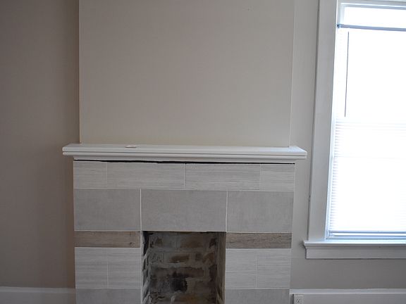 4th image of 587 Southwood Ave