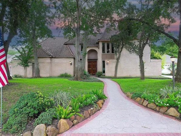 734 Plainwood Dr, Houston, TX 77079