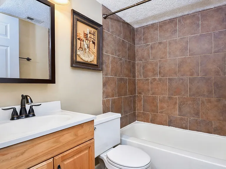 5728 Elwood St #2 — Photo 12