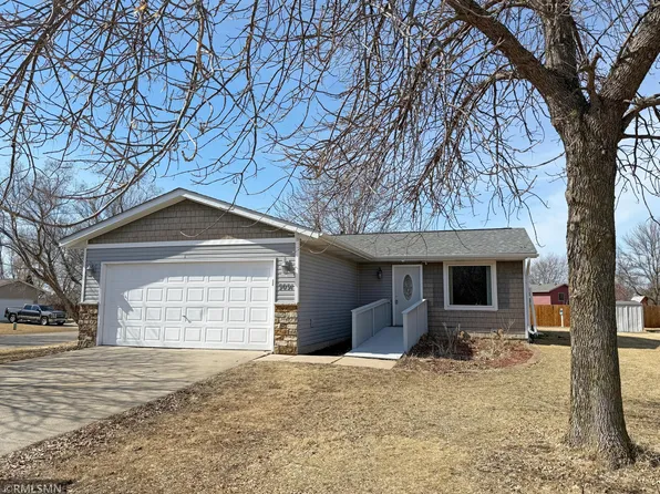 9091 Tanager Cir, Monticello, MN 55362