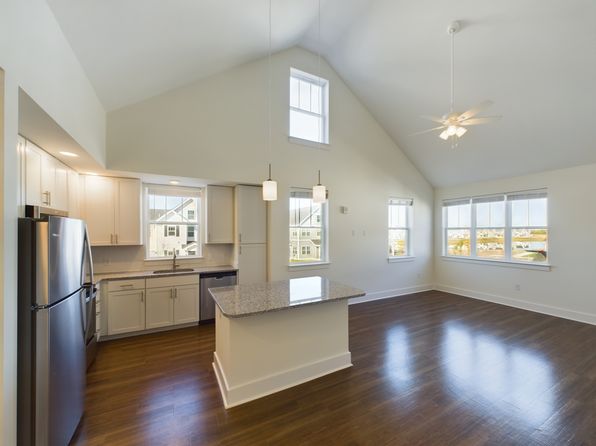 670 Victory Ln #10-201