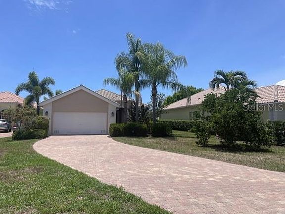 2nd image of 11818 Fiore Ln