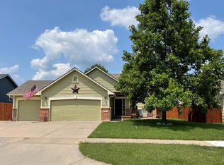 830 S Sunset Cir, Andover, KS 67002