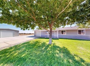 11825 Riggins Rd, Phelan, CA 92371