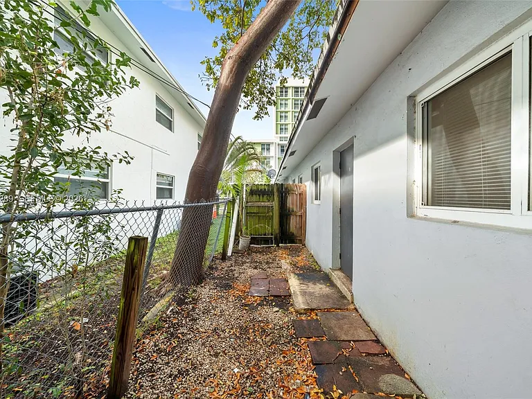 446 SW 4th Ave #2 — Photo 10