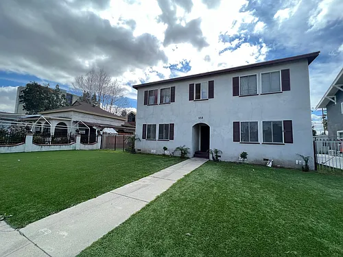 558 W 3rd St #101 Photo 1