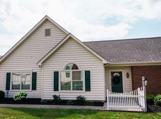 204 Village Ct, Columbiana, OH 44408