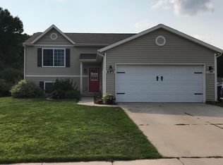 803 Strauss Ct, Greenville, MI 48838