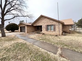 706 SW 2nd St, Lockney, TX 79241